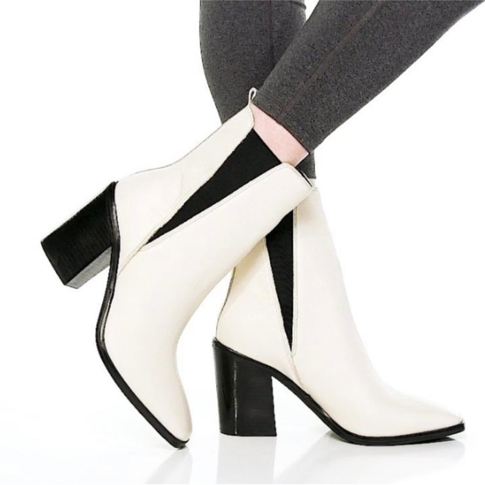 NIB Marc Fisher Kristie Leather Block Heeled Booties in Ivory